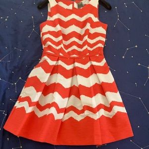 Taylor Size 8 Knee-Length Mod Dress with Pockets